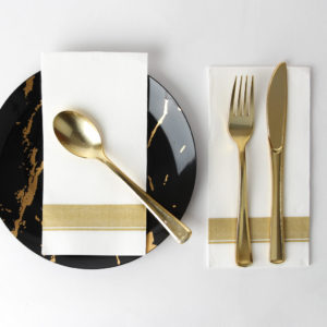Alternative view of Cloth-Like Dinner Napkins Gold Border