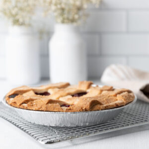 Alternative view of 10" Pie Aluminum Pans (2 Count)