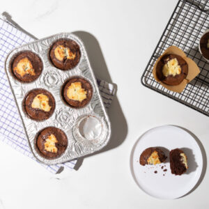 Alternative view of 6 Cavity Aluminum Muffin Pan